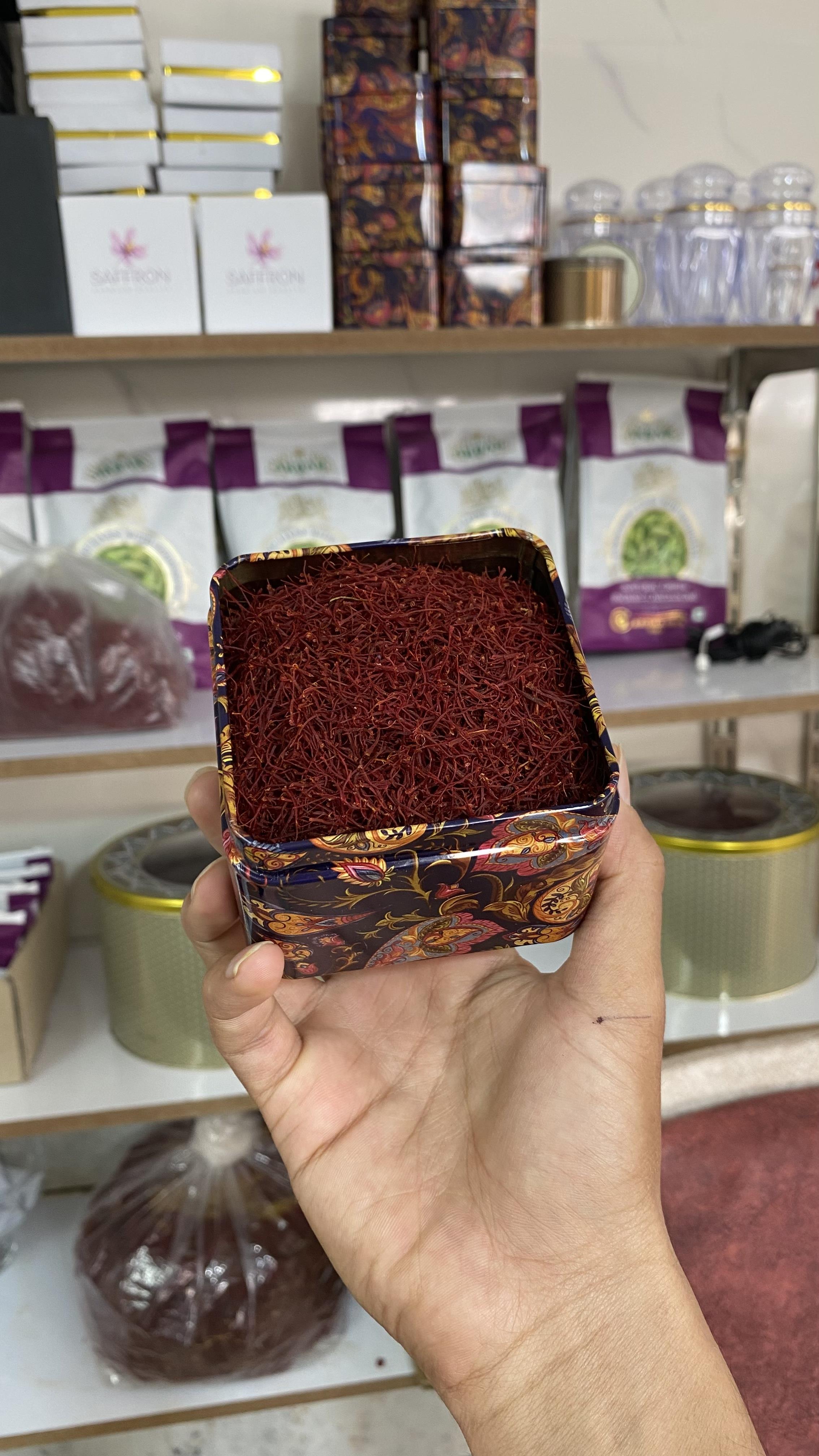  زعفران سرگل درجه یک ۴۰ گرمی بسته بندی خاتم 