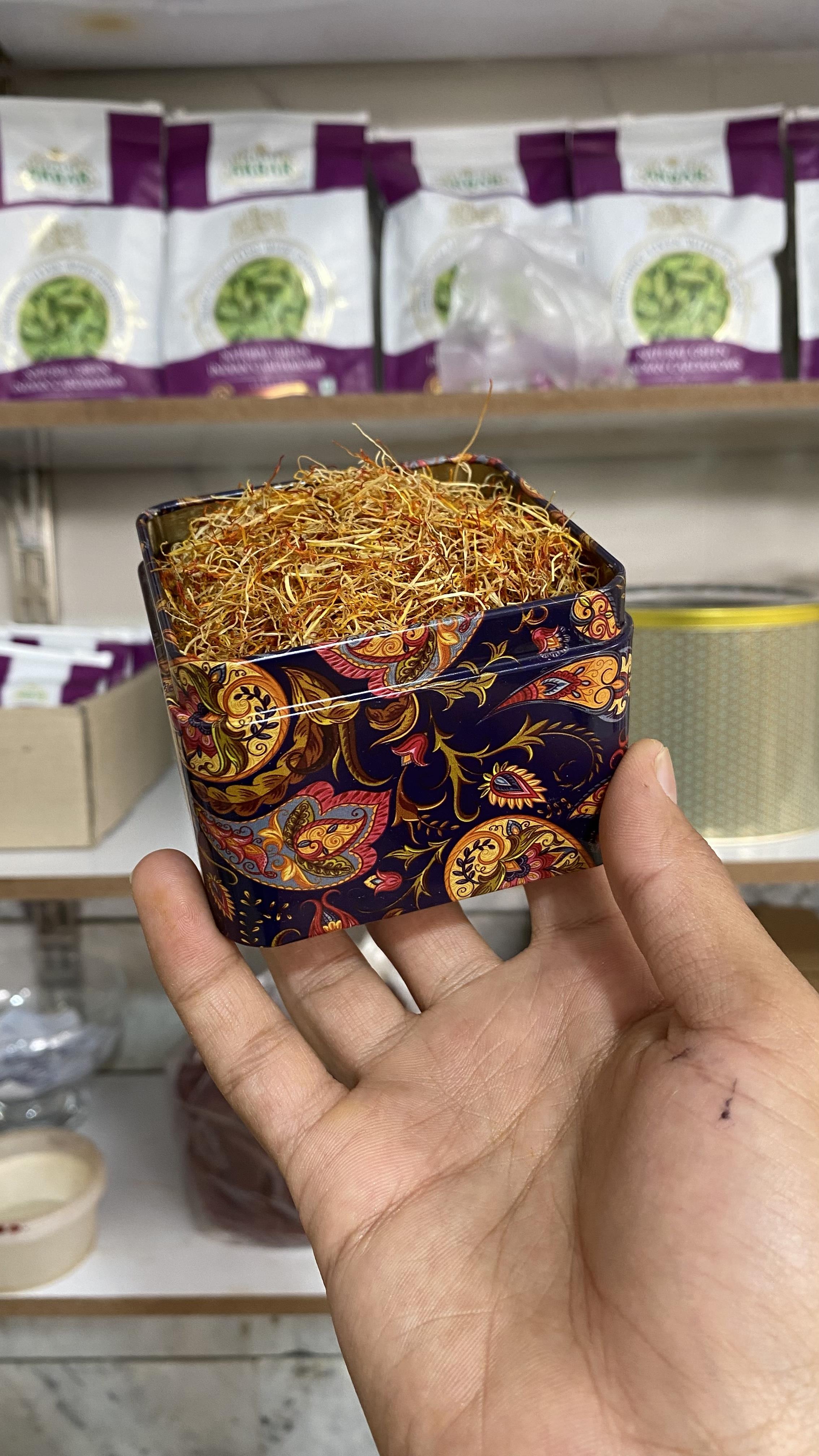  ریشه زعفران چهار مثقالی بسته بندی خاتم 