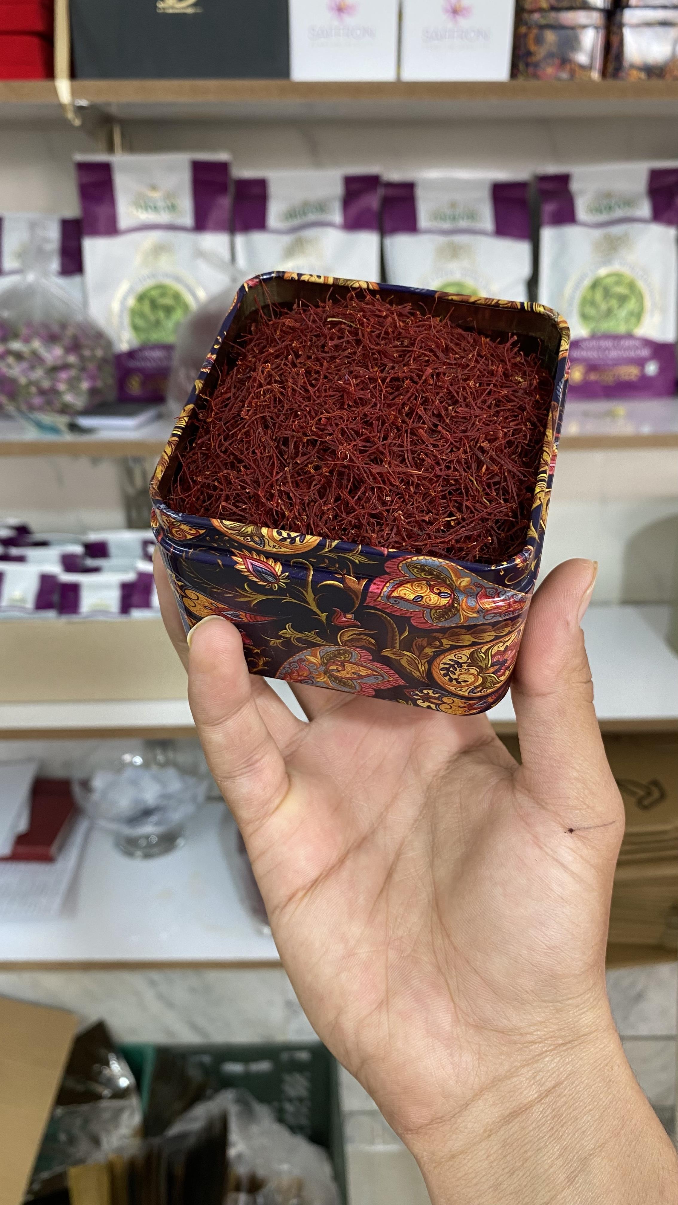  زعفران سرگل درجه یک ۴۰ گرمی بسته بندی خاتم 